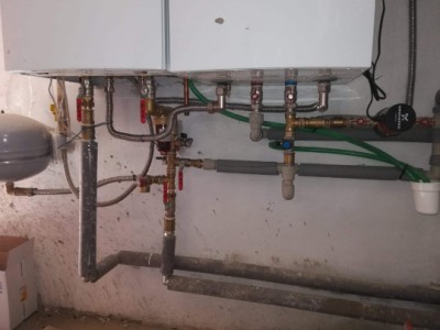 492044052734670766565661956922546146246656n